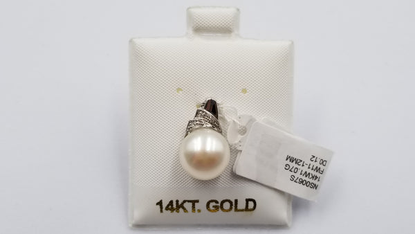 FRESHWATER CULTURE POTATO PEARL WITH DIAMONDS 14 KT WHITE GOLD PENDANT