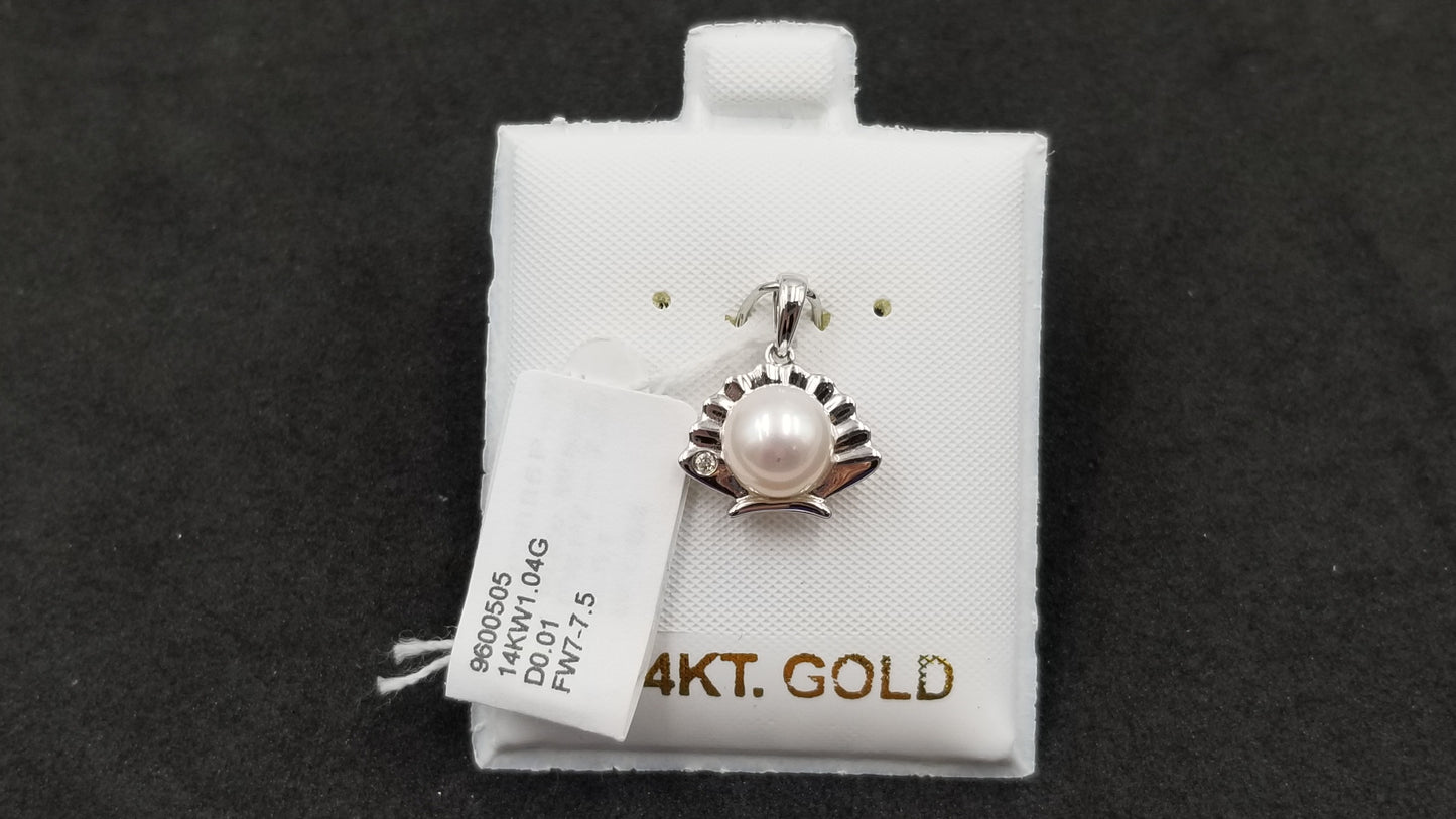 FRESHWATER CULTURE PEARL WITH DIAMONDS 14 KT WHITE GOLD PENDANT