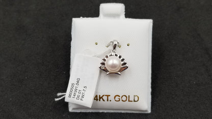 FRESHWATER CULTURE PEARL WITH DIAMONDS 14 KT WHITE GOLD PENDANT