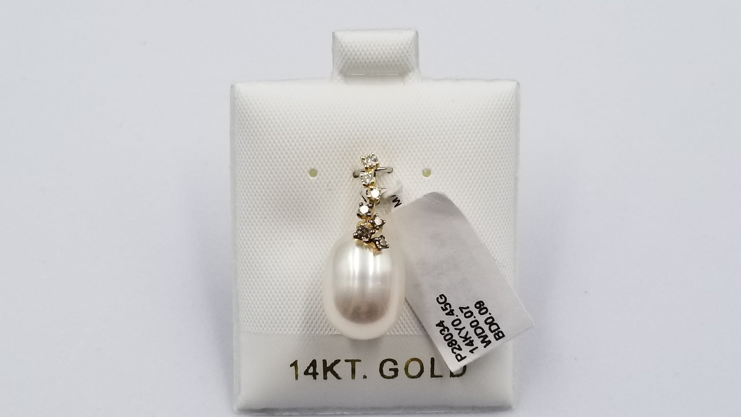 FRESHWATER CULTURE POTATO PEARL WITH BROWN DIAMONDS 14 KT YELLOW GOLD PENDANT