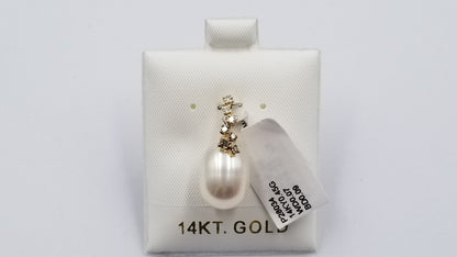 FRESHWATER CULTURE POTATO PEARL WITH BROWN DIAMONDS 14 KT YELLOW GOLD PENDANT