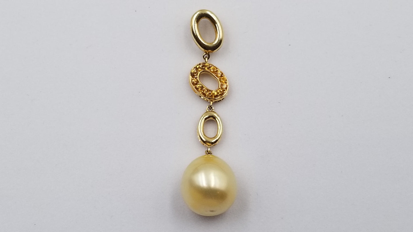 GOLDEN SOUTHSEA BAROQUE PEARL WITH CITRINE 14 KT YELLOW GOLD DROP PEANDANT