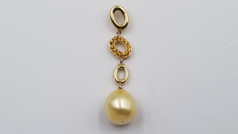 GOLDEN SOUTHSEA BAROQUE PEARL WITH CITRINE 14 KT YELLOW GOLD DROP PEANDANT