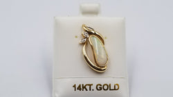 OPAL ( AUSTRALIA ) FREEFORM CUT WITH DIAMOND 14 KT YELLOW GOLD PENDANT