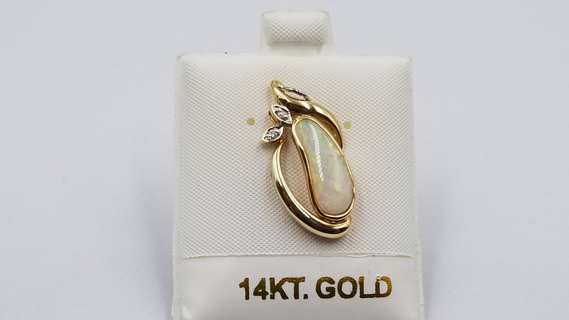 OPAL ( AUSTRALIA ) FREEFORM CUT WITH DIAMOND 14 KT YELLOW GOLD PENDANT