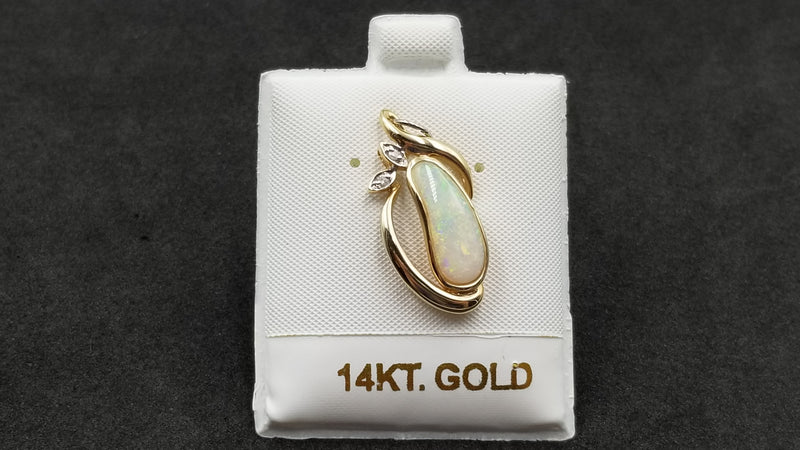 OPAL ( AUSTRALIA ) FREEFORM CUT WITH DIAMOND 14 KT YELLOW GOLD PENDANT