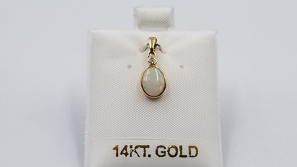OPAL ( AUSTRALIA ) OVAL SHAPE WITH DIAMOND BEZEL SET PENDANT