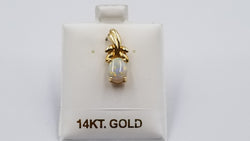 OPAL ( AUSTRALIA ) OVAL SHAPE 14 KT YELLOW GOLD PENDANT