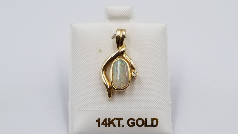 OPAL ( AUSTRALIA ) FREEFORM CUT WITH DIAMOND 14 KT YELLOW GOLD PENDANT