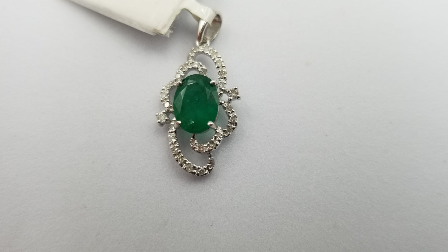 EMERALD WITH DIAMONDS 14 KT WHITE GOLD PENDANT