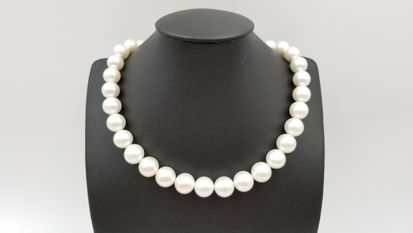 FRESH WATER CULTURE PEARL 9.5-12 MM ROUND AA  GRADUATED SIZE PEARL 16 " STRAND