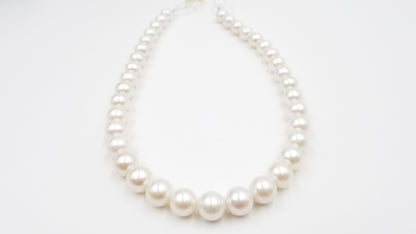 FRESH WATER CULTURE PEARL 9.5-12 MM ROUND AA  GRADUATED SIZE PEARL 16 " STRAND