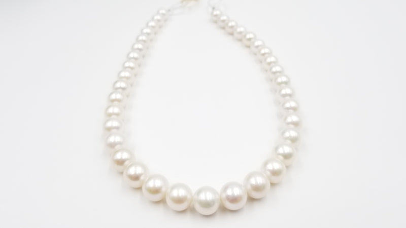 FRESH WATER CULTURE PEARL 9.5-12 MM ROUND AA  GRADUATED SIZE PEARL 16 " STRAND