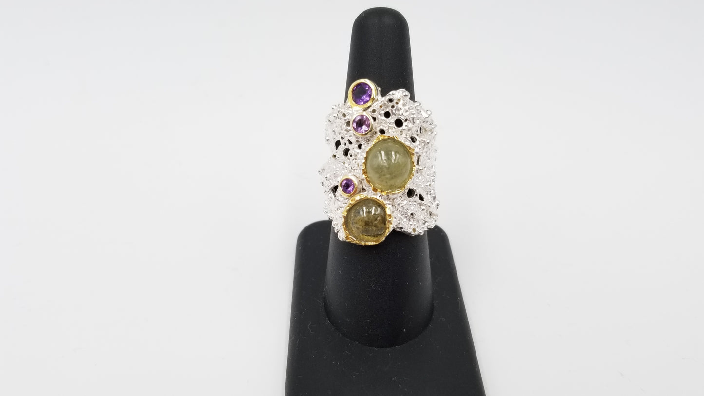 GREEN MALL GARNET W/ AMETHYSTS STERLING SILVER TWO TONE RING