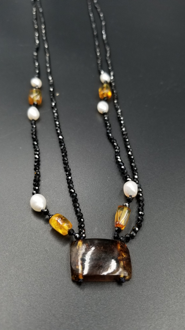 FRESHWATER CULTURE PEARLS W/ AMBER AND BLACK SPINAL DOUBLE NECKLACE